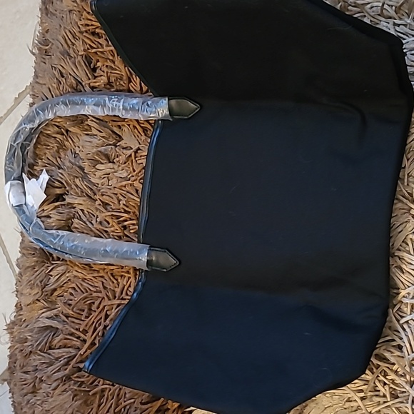 Victoria's Secret bag - Picture 3 of 5